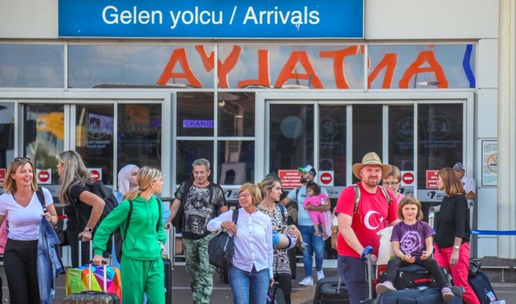 Antalya’ya hava yoluyla gelen turist sayısı 5 milyonu aştı